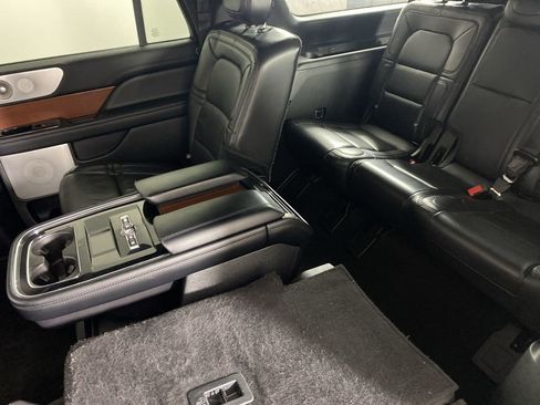 Used 2020 Lincoln Navigator L Reserve w/ Equipment Group 208A Reserve image 27