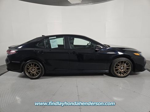 Used 2023 Toyota Camry SE image 6