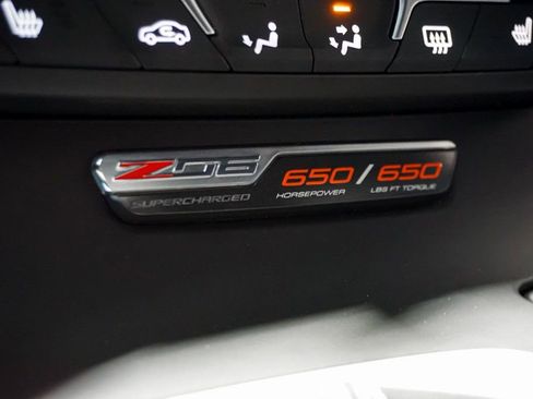 Used 2015 Chevrolet Corvette Z06 w/ 3LZ Preferred Equipment Group image 59