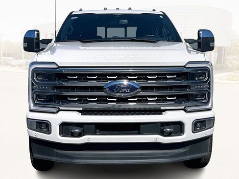 Used 2024 Ford F250 Platinum image 2