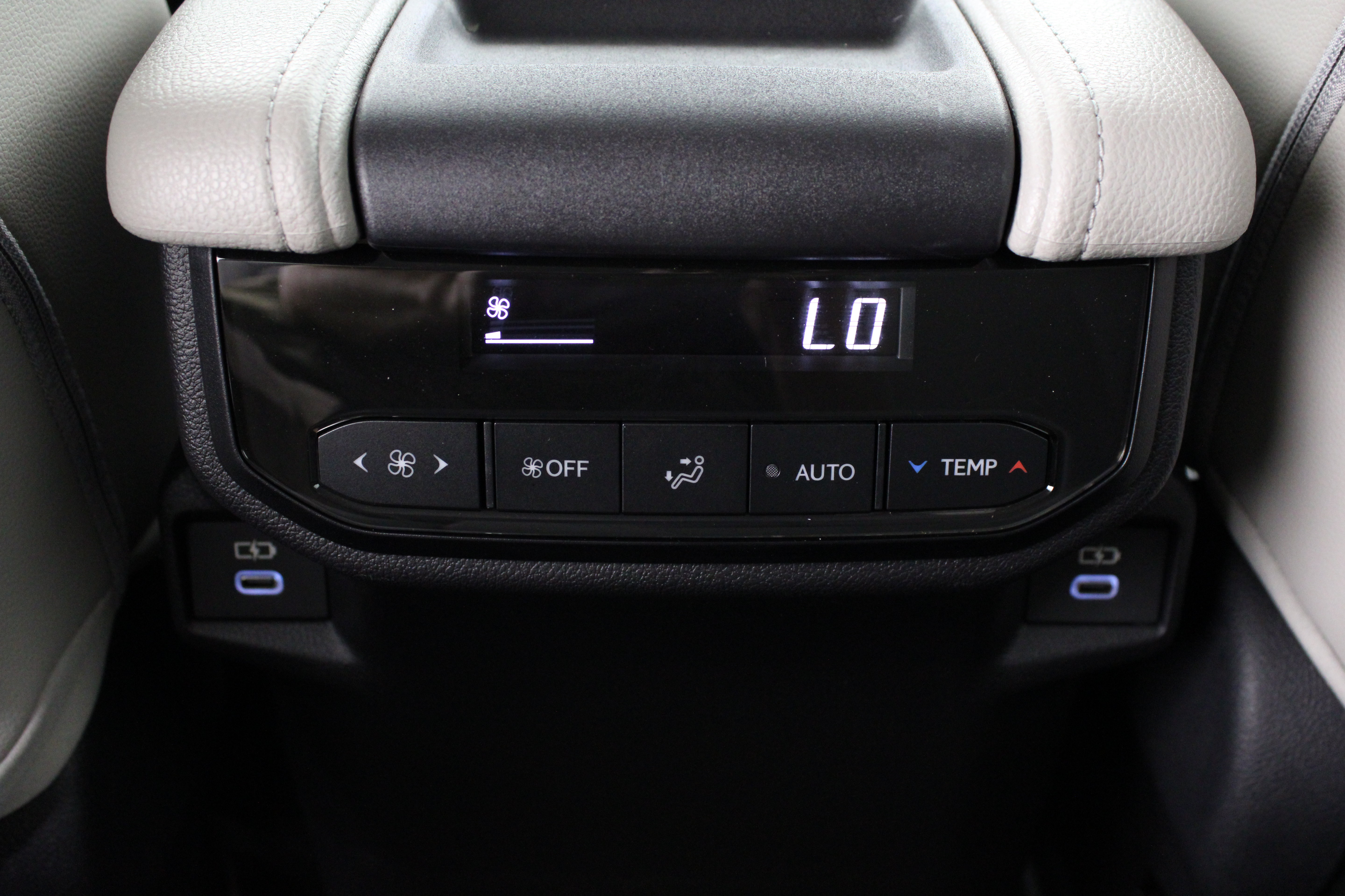Used 2026 Toyota Grand Highlander AWD image 30