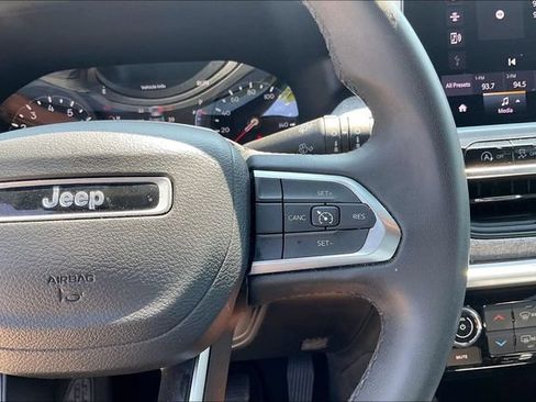 Used 2024 Jeep Compass Latitude AWD/4WD image 12