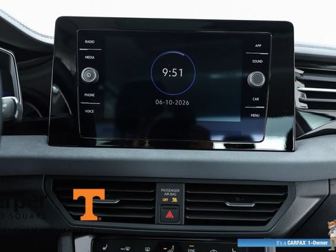 Used 2025 Volkswagen Jetta SE w/ Sunroof Package FWD image 25