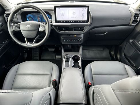 Used 2025 Ford Bronco Sport Badlands image 11