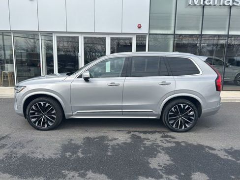 Used 2025 Volvo XC90 B6 Plus image 2