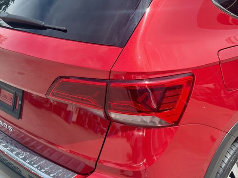 Certified 2023 Volkswagen Taos SE FWD image 27