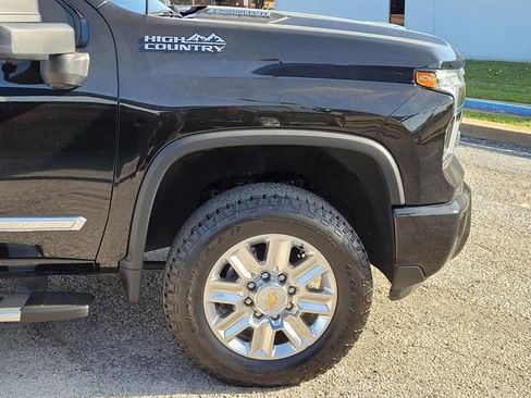 Used 2025 Chevrolet Silverado 2500 High Country w/ High Country Premium Package image 7