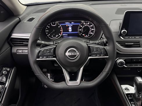 Used 2024 Nissan Altima 2.5 SR FWD image 25
