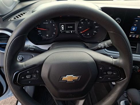 Used 2024 Chevrolet Trax LS w/ LS Convenience Package image 18