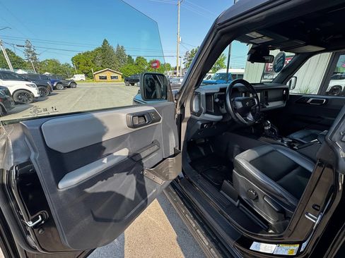 Used 2023 Ford Bronco Big Bend w/ Sasquatch Package AWD/4WD image 9