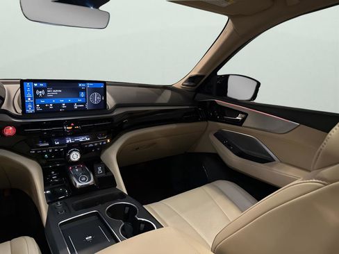 Used 2025 Acura MDX w/ Technology Package image 22