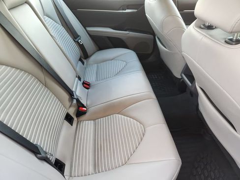 Used 2024 Toyota Camry SE w/ Cold Weather Package FWD image 31