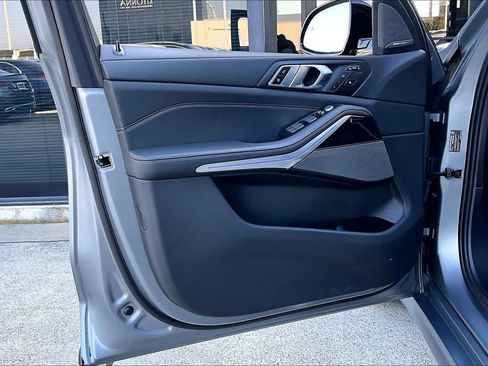 Used 2025 BMW X7 xDrive40i w/ M Sport Package image 21