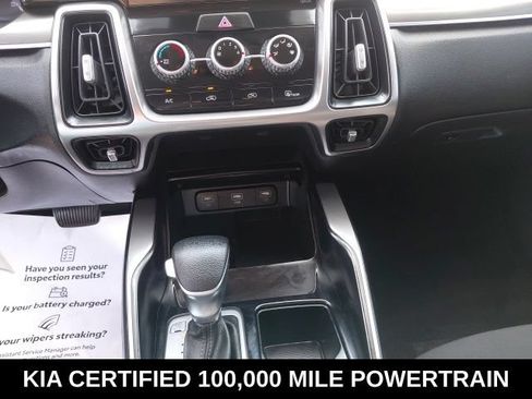 Certified 2023 Kia Sorento LX FWD image 13