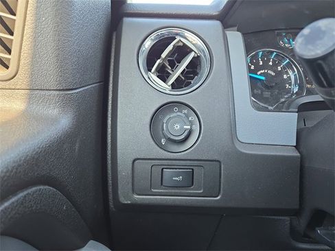 Used 2014 Ford F150 XLT w/ Equipment Group 302A Luxury image 19