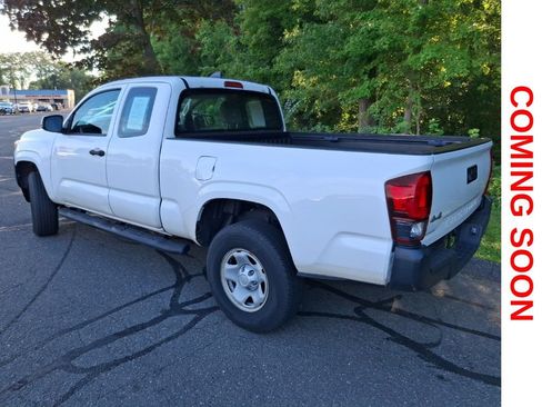 Used 2018 Toyota Tacoma SR AWD/4WD image 8