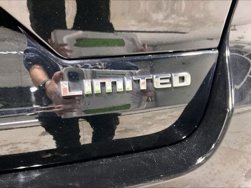 Used 2023 Jeep Grand Cherokee Limited RWD image 39