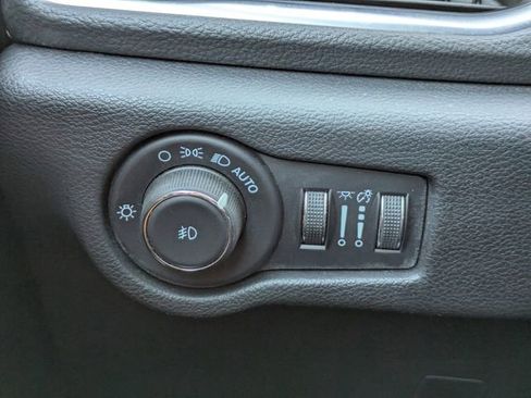 Used 2024 Chrysler Pacifica Pinnacle w/ Trailer Tow Group image 36