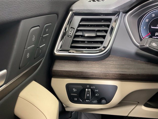 Used 2025 Audi Q5 2.0T Premium Plus AWD/4WD image 24