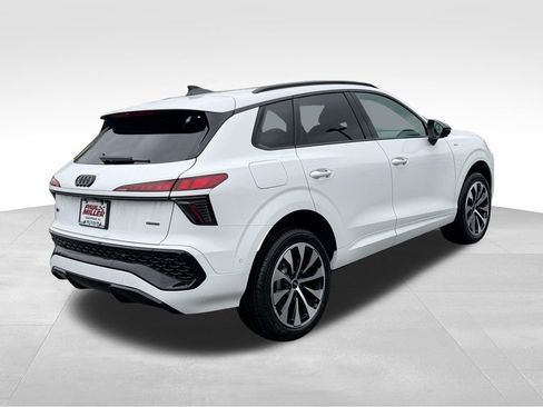 New 2026 Audi Q3 quattro 2.0T AWD/4WD image 7