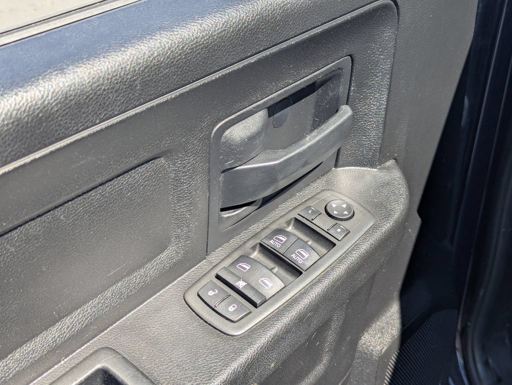 Used 2013 RAM 1500 ST w/ SXT Appearance Group AWD/4WD image 22