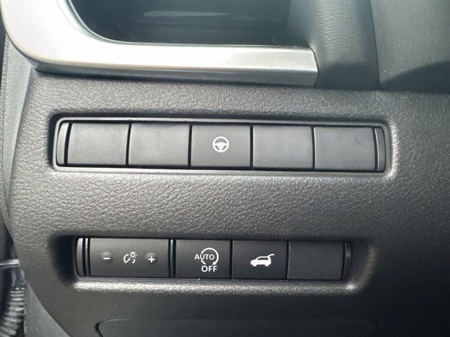 Used 2023 Nissan Rogue SL AWD/4WD image 14