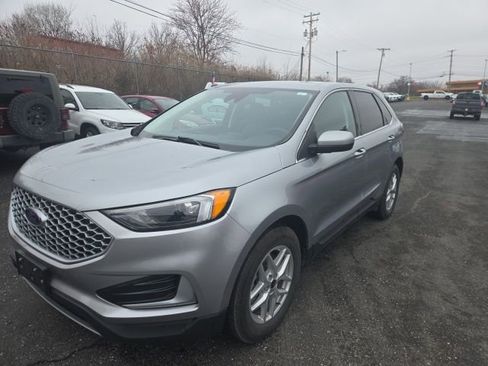 Used 2024 Ford Edge SEL image 8