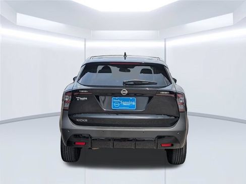Used 2025 Nissan Kicks SV FWD image 5
