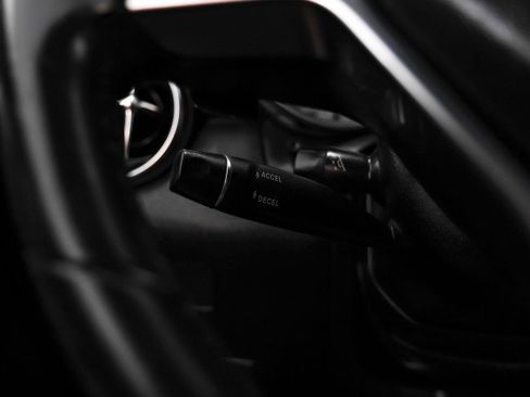 Used 2014 Mercedes-Benz SLK 250 image 19