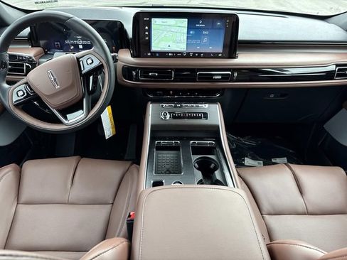 New 2026 Lincoln Aviator Reserve AWD/4WD image 16