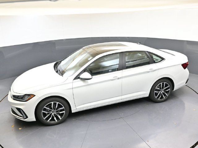 Used 2026 Volkswagen Jetta SE FWD image 45