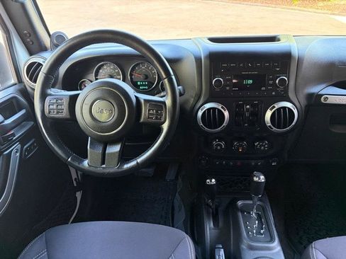 Used 2014 Jeep Wrangler Unlimited Sahara w/ Connectivity Group AWD/4WD image 24