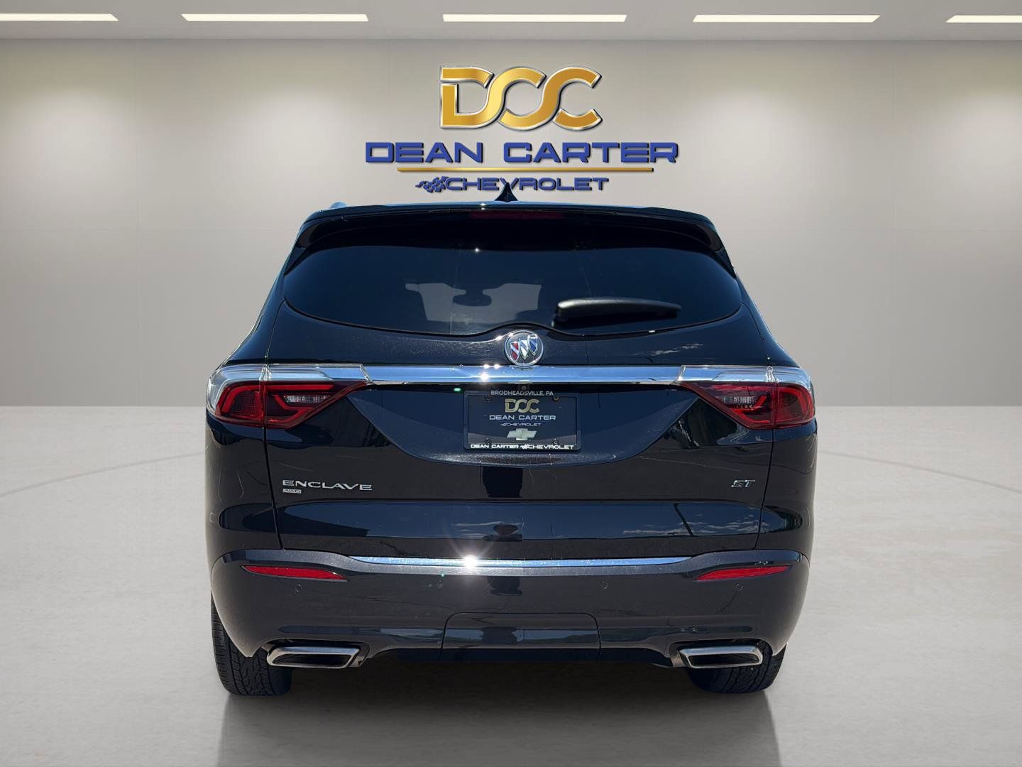 Used 2023 Buick Enclave Essence w/ Sport Touring Edition AWD/4WD image 4