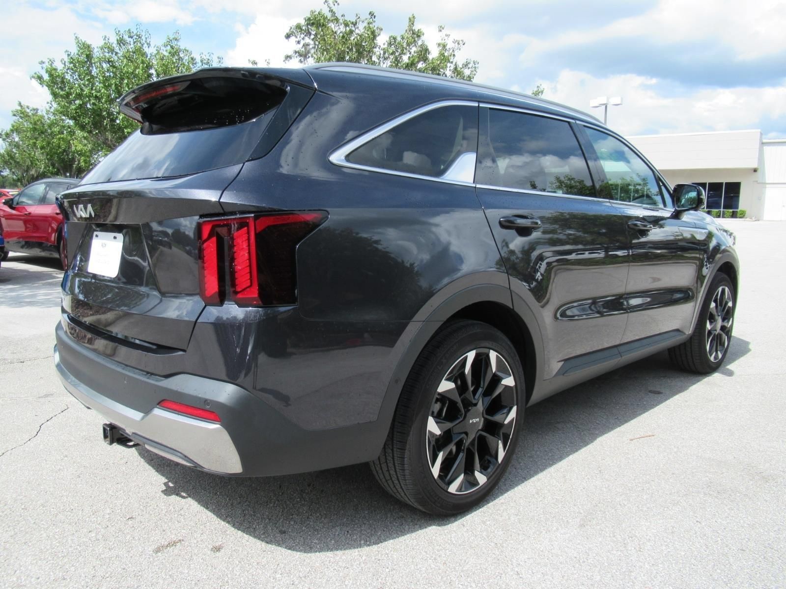Used 2025 Kia Sorento SX FWD image 7
