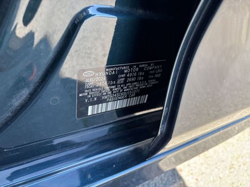 Used 2025 Genesis G70 2.5T AWD/4WD image 31