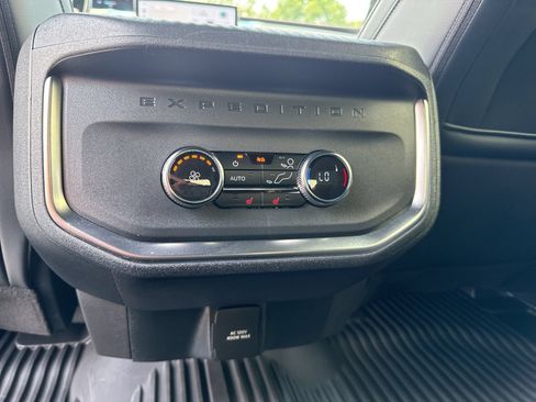Used 2025 Ford Expedition Tremor AWD/4WD image 24