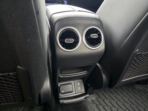 Used 2024 Mercedes-Benz GLB 250 image 25