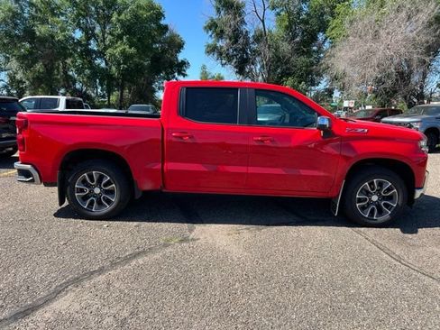Used 2021 Chevrolet Silverado 1500 LT w/ Z71 Off-Road Package AWD/4WD image 9