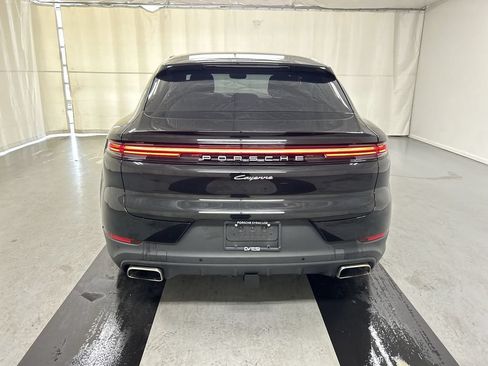 Certified 2025 Porsche Cayenne Coupe AWD/4WD image 21