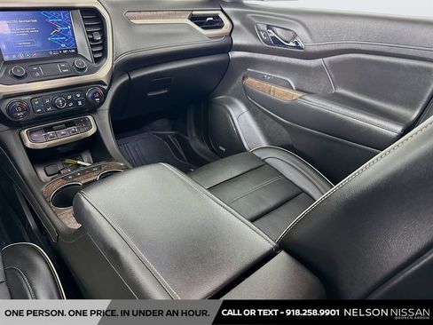 Used 2021 GMC Acadia Denali w/ Denali Ultimate Package AWD/4WD image 25