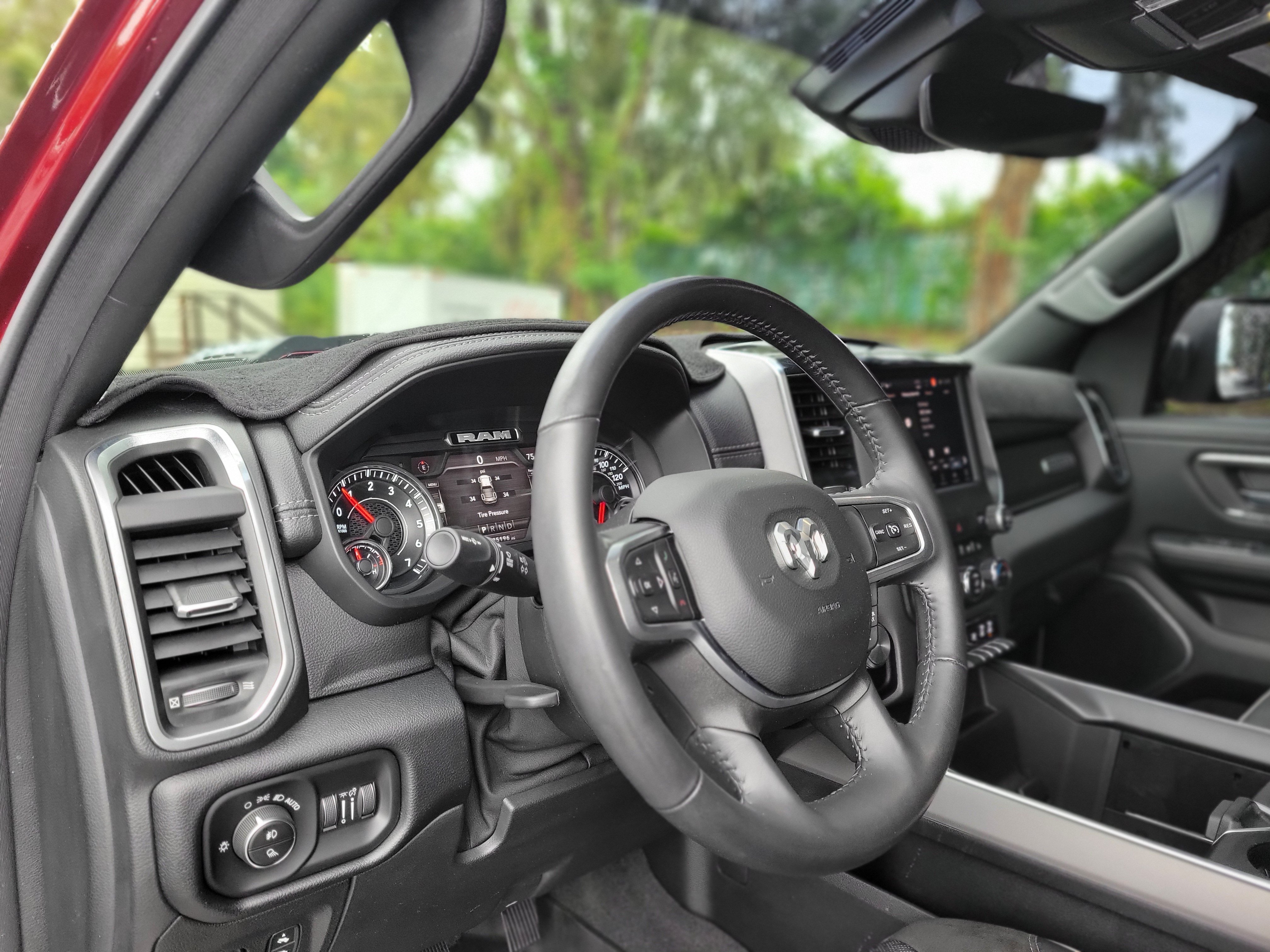 Used 2022 RAM 1500 Laramie AWD/4WD image 34