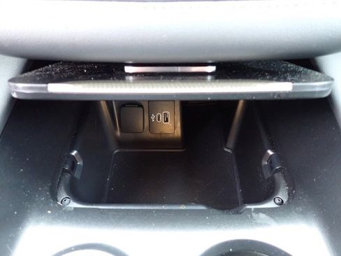 Used 2025 Ford Explorer Active image 22