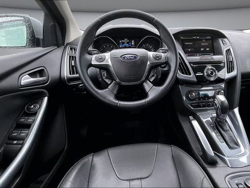 Used 2012 Ford Focus Titanium FWD image 8