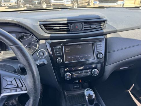 Used 2019 Nissan Rogue SV FWD image 26