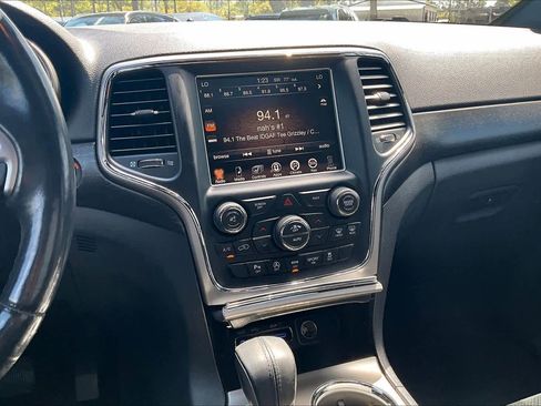 Used 2017 Jeep Grand Cherokee Altitude image 7