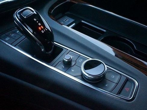 Certified 2024 Cadillac Escalade Premium Luxury w/ Performance Package image 27