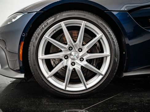 Used 2020 Aston Martin V8 Vantage Coupe image 13