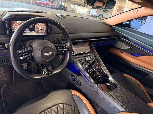 Used 2024 Aston Martin DB12 Coupe RWD image 22