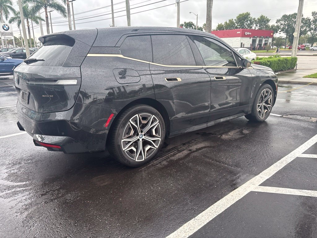 Used 2024 BMW iX xDrive50 w/ Sport Package AWD/4WD image 10