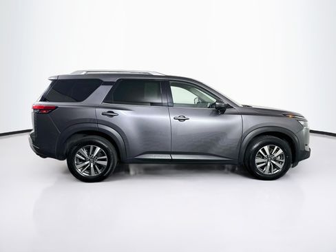 Used 2025 Nissan Pathfinder SL FWD image 10